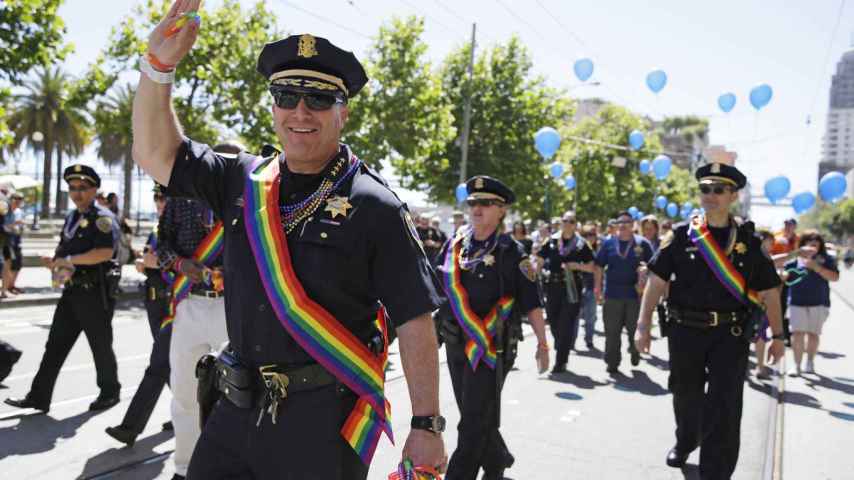Madrid_World_Pride-LGTB-Madrid-Dia_del_Orgullo_Gay-Manuela_Carmena-Ayuntamiento_de_Madrid-Policia_Nacional-Guardia_Civil-Sociedad_222989023_36058597_854x480.jpg