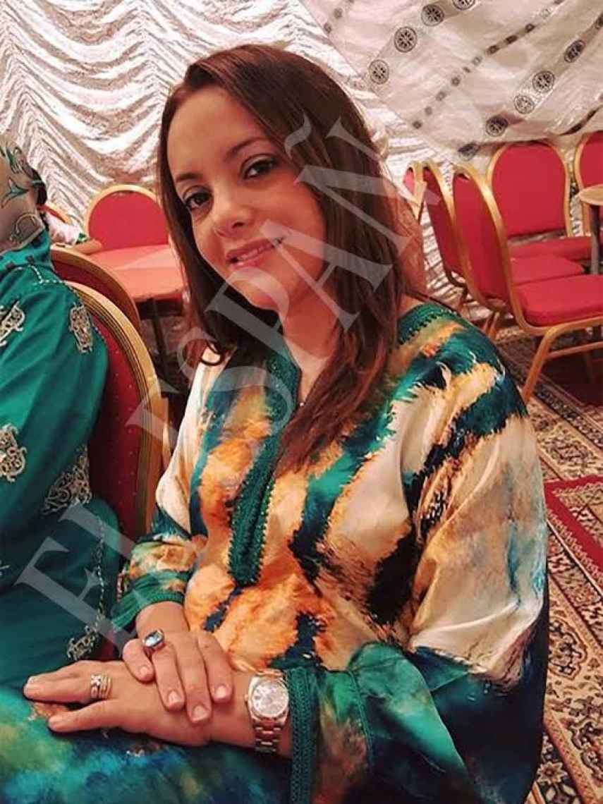 Dunia Benali, hija del narco, está casada con el policía nacional expulsado del cuerpo.