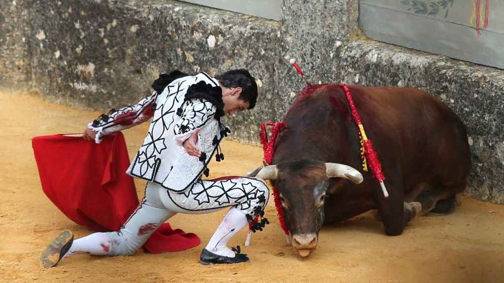 El diestro Pablo Aguado, durante el cuarto toro de la corrida goyesca celebrada en Ronda.