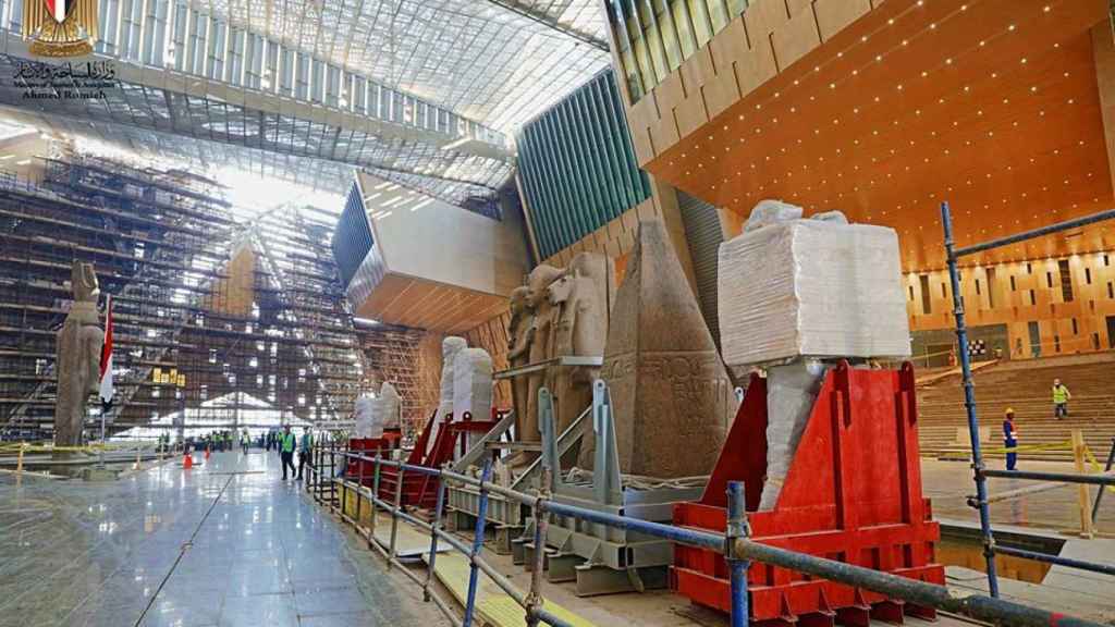 Interior del Gran Museo Egipcio.